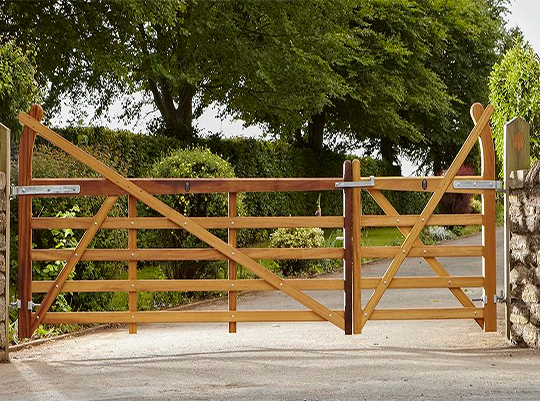 Estate Gate – Longman Gates